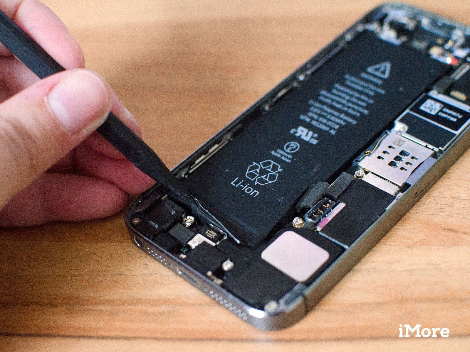 How to replace the iPhone 5s battery