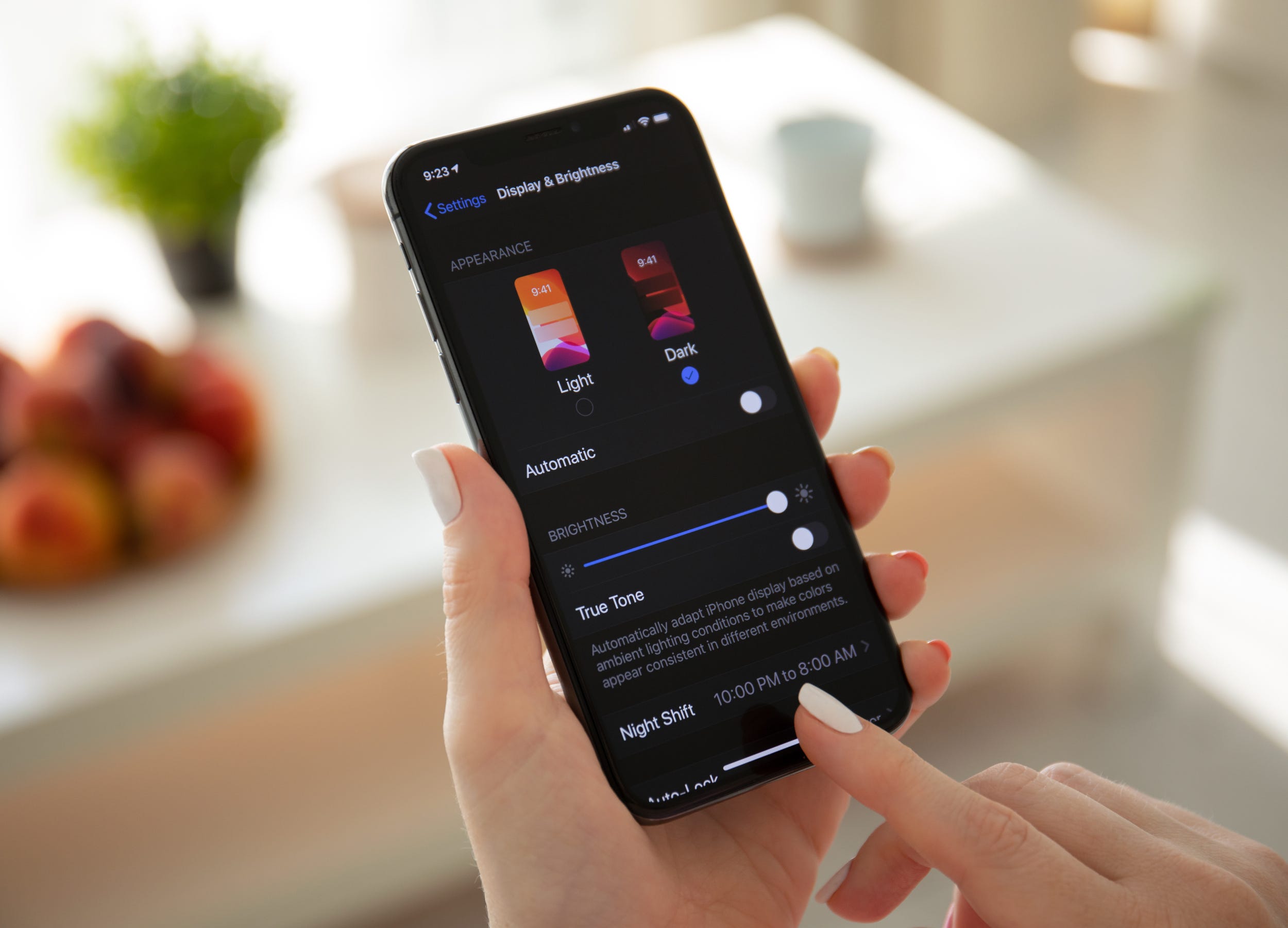 How to get dark mode on Instagram for an iPhone using iOS ...