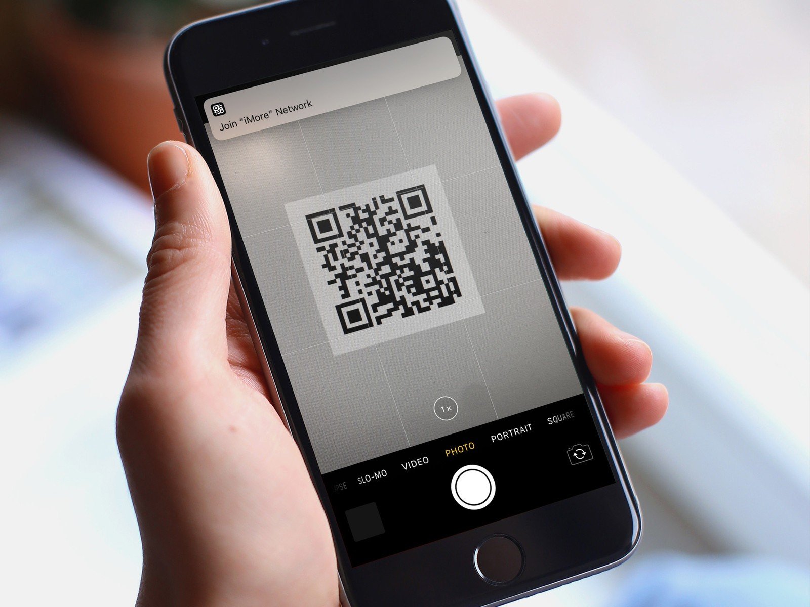 How to use QR codes in iOS 11