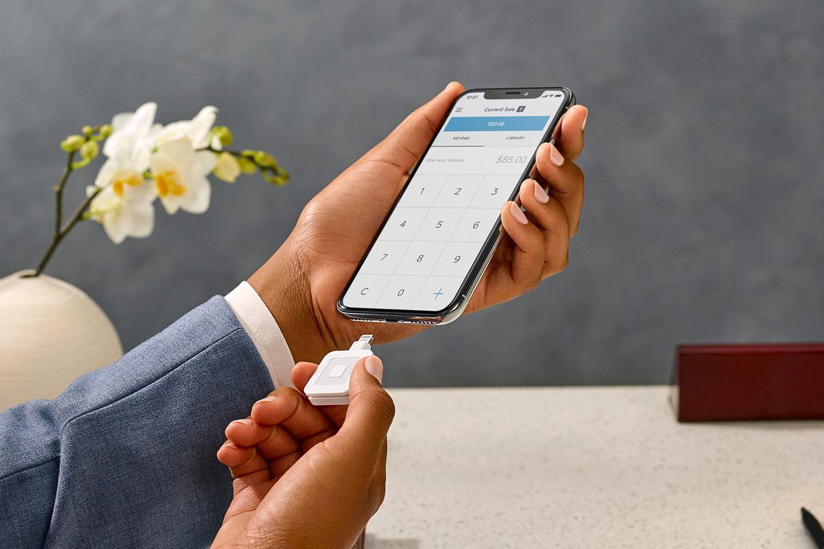 Square adds a Lightning connector to its mobile card ...