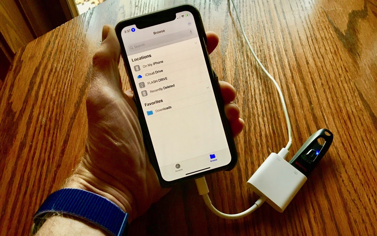 You Can Now Access Flash Drives on an iPhone or iPadHere ...