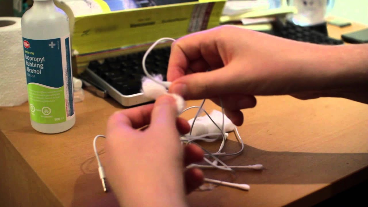 How to Clean your Earbuds
