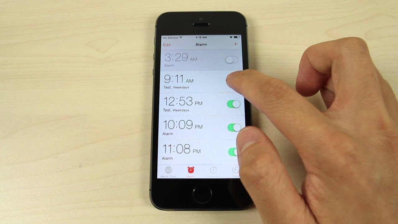 How to set the alarm on Apple iPhone 5S