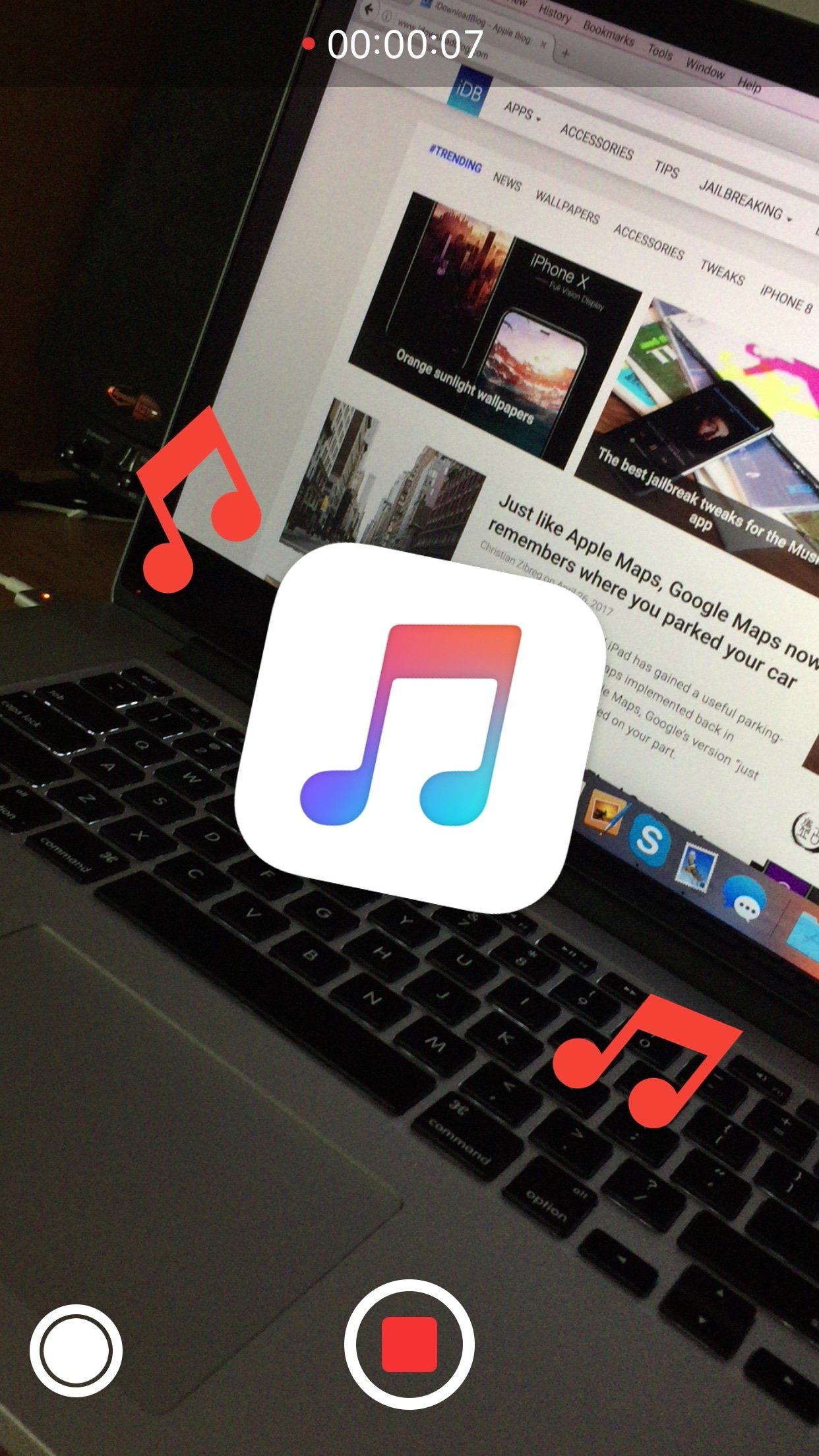 This tweak keeps your music playing while you record video