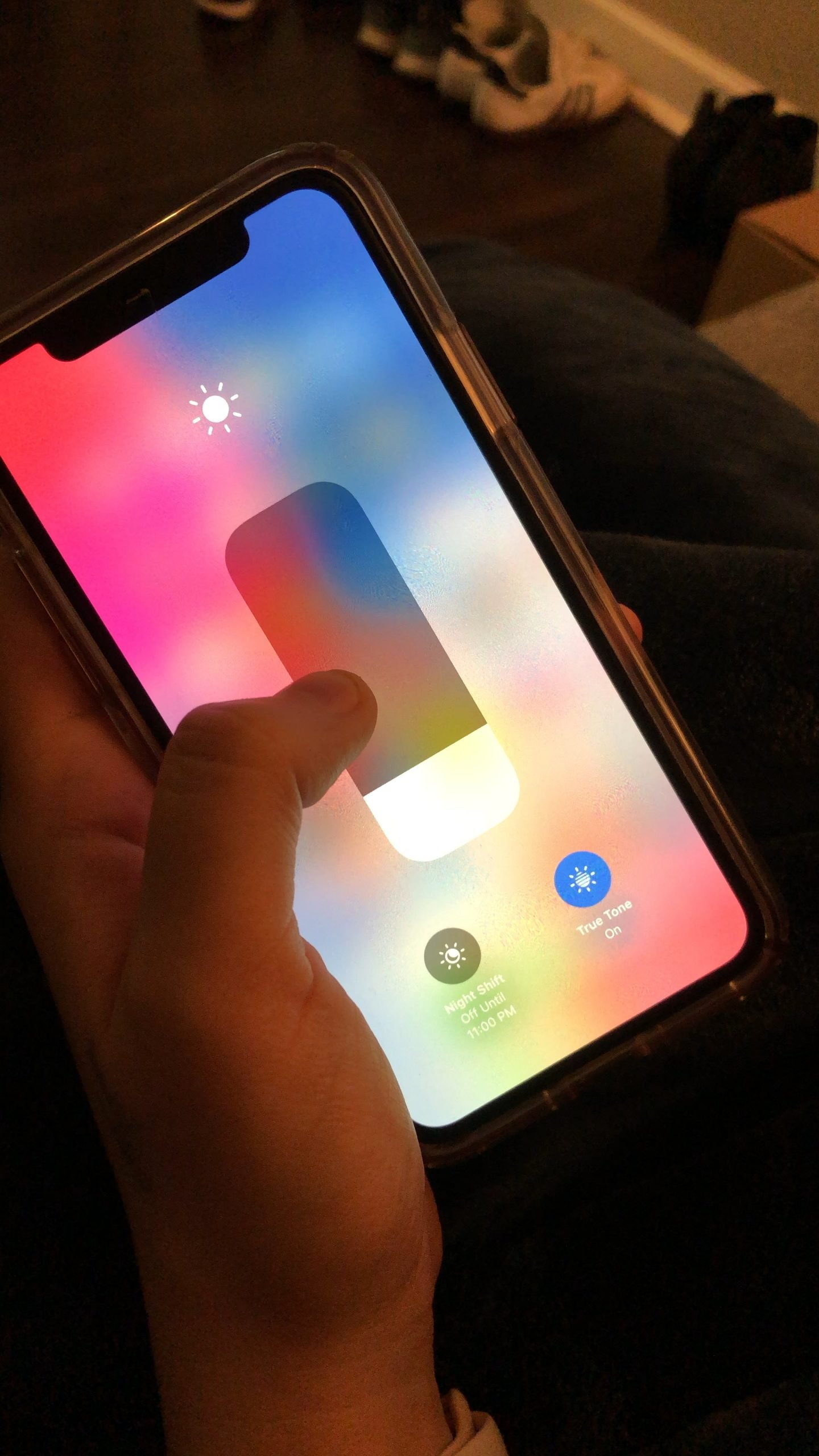 Weird IPhone X Glitch creates a green screen? : iPhoneX