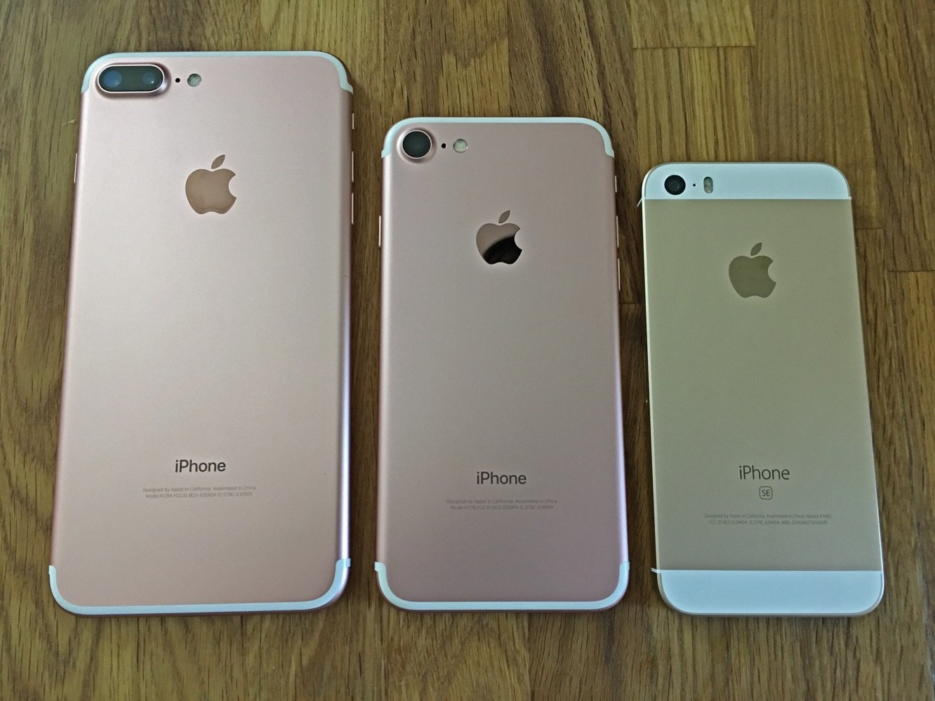 iPhone 7 and iPhone 7 Plus: Unboxing + comparison photos