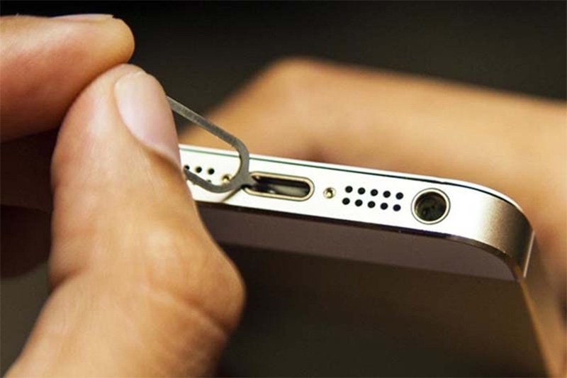 How to Clean iPhone charging port when it won